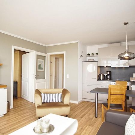 Mit Meerblick Und Balkon, Gratis Nutzung Vom Ahoi Erlebnisbad Und Sauna In Sellin - Meeresblick Fewo 25 Гьорен Екстериор снимка