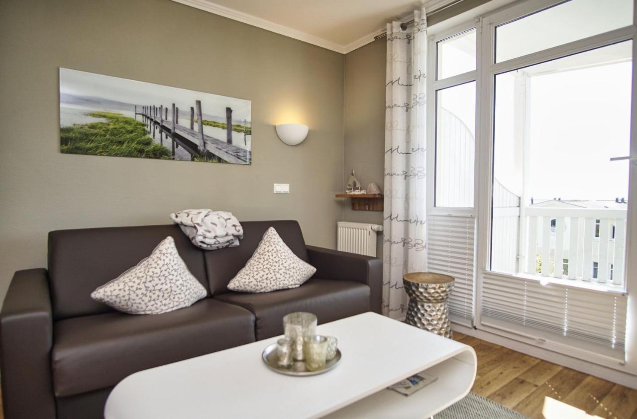 Mit Meerblick Und Balkon, Gratis Nutzung Vom Ahoi Erlebnisbad Und Sauna In Sellin - Meeresblick Fewo 25 Гьорен Екстериор снимка