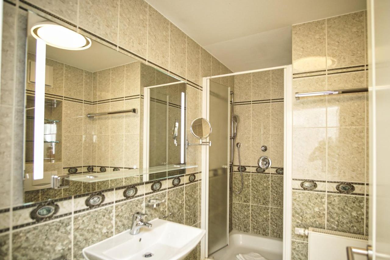 Mit Meerblick Und Balkon, Gratis Nutzung Vom Ahoi Erlebnisbad Und Sauna In Sellin - Meeresblick Fewo 25 Гьорен Екстериор снимка