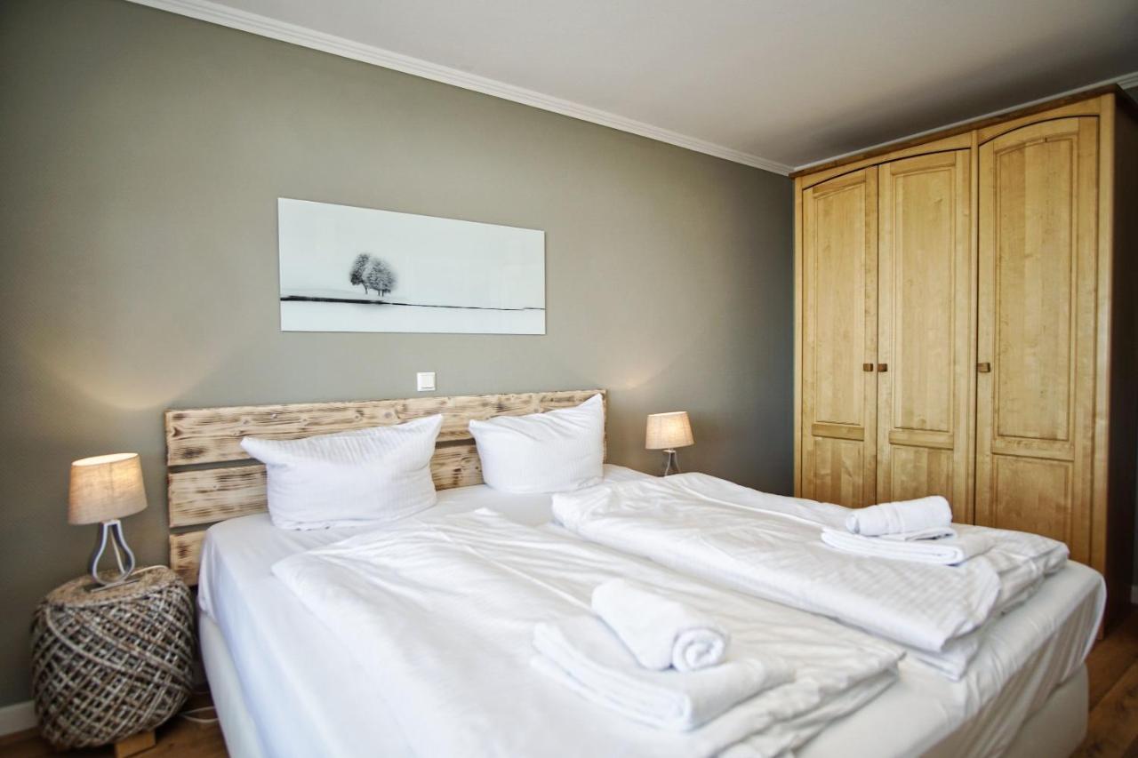 Mit Meerblick Und Balkon, Gratis Nutzung Vom Ahoi Erlebnisbad Und Sauna In Sellin - Meeresblick Fewo 25 Гьорен Екстериор снимка